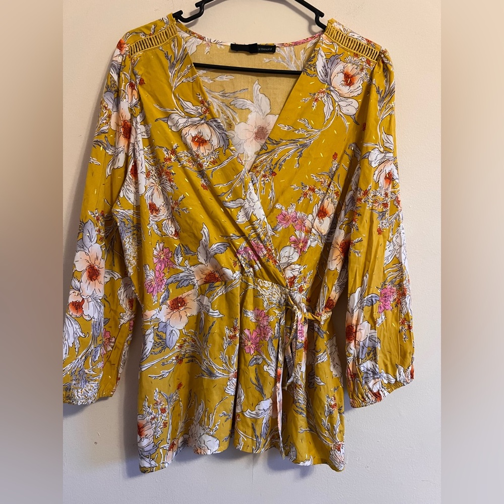 Harve Bernard yellow with gold floral Boho top size Large
